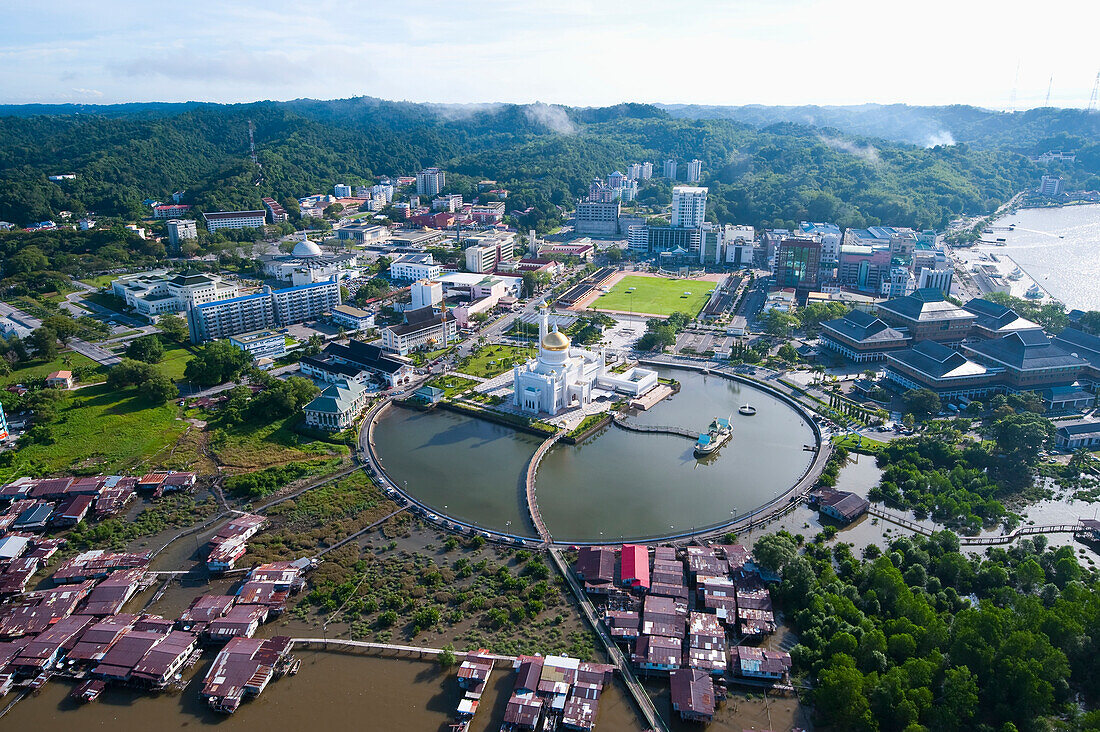 Bandar Seri Begawan skyline with Sultan Omar Ali Saifuddien Mosque