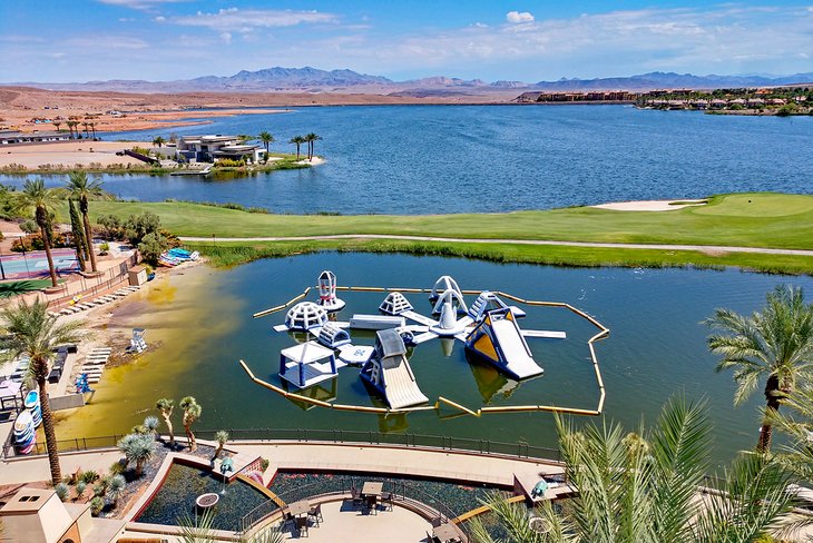 Henderson Nevada skyline and master-planned community