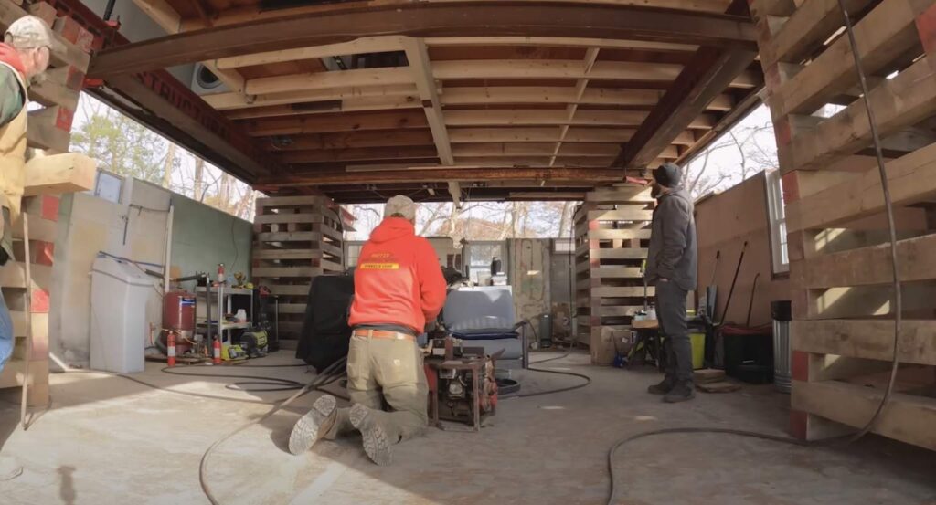 house lifting hydraulic jacks steel beams cribbing towers utility disconnect foundation replacement flood elevation safety