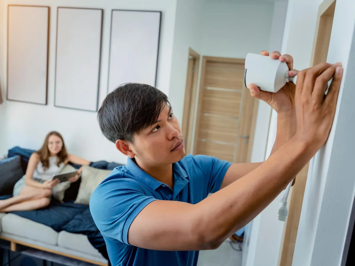 hybrid security system DIY installation optional professional monitoring hub keypad door window sensors motion detectors cameras cellular backup battery backup app control no contract month to month monitoring upgrade anytime