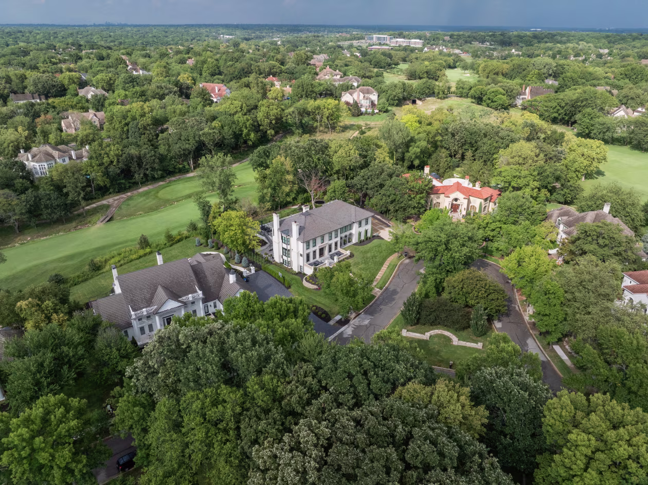 Leawood Kansas Town Center corridor and estate housing