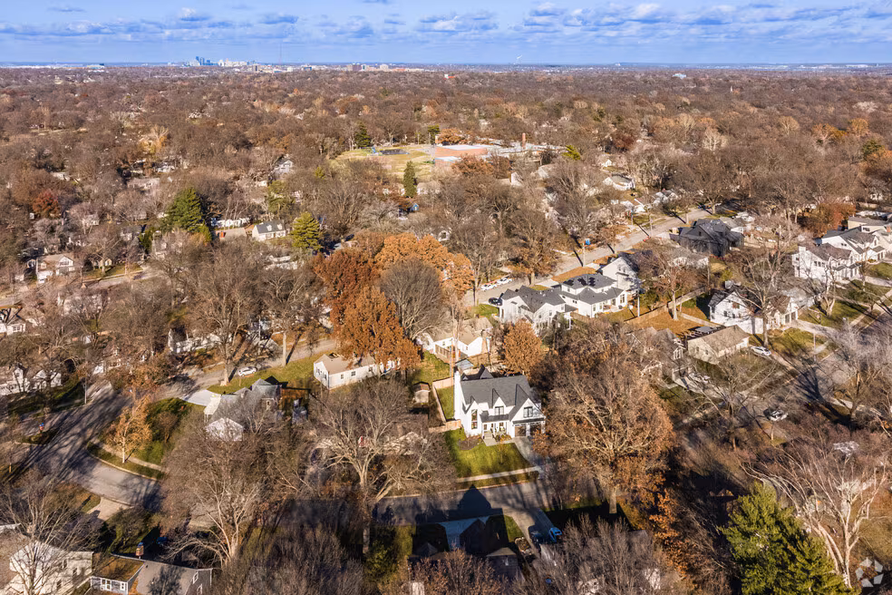 Prairie Village Kansas planned community and neighborhood retail
