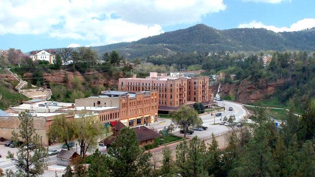 Hot Springs South Dakota Mammoth Site and historic downtown